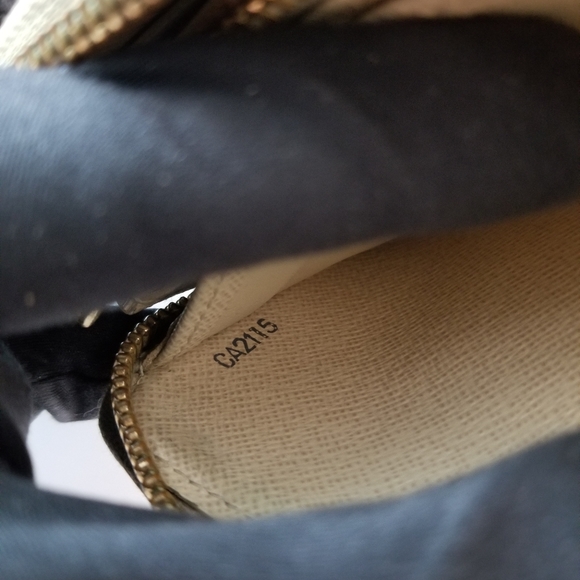 Still available! LOUIS VUITTON Zippy Compact Damier Azur Wallet - Picture 16 of 16